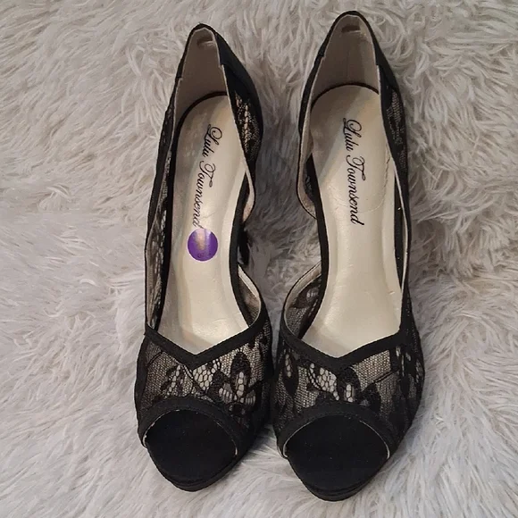 Lulu Townsend NWOT Elegant Black Lace Heels - Picture 2 of 11